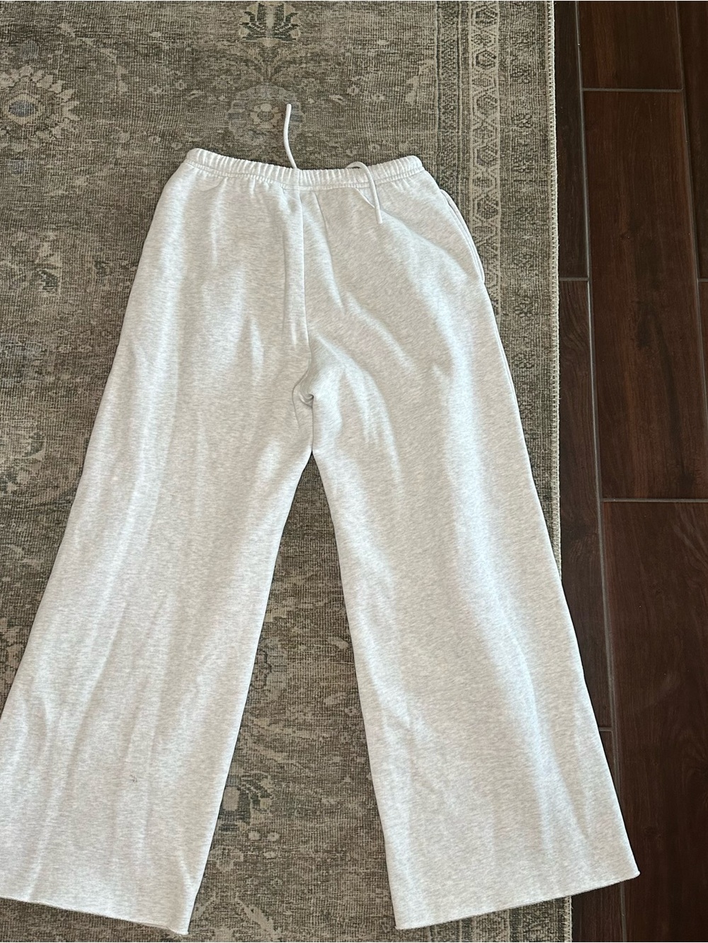 Aritzia Sweatfleece Mega Fit Sweatpants S Heather Gray Wide Leg Cozy Fleece Wome - Picture 8 of 9